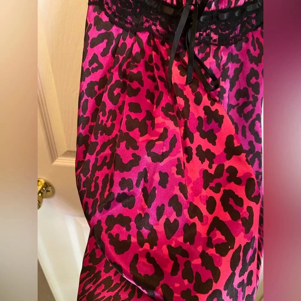 Betsey Johnson RARE vintage pink leopard print dress. - Picture 2 of 10